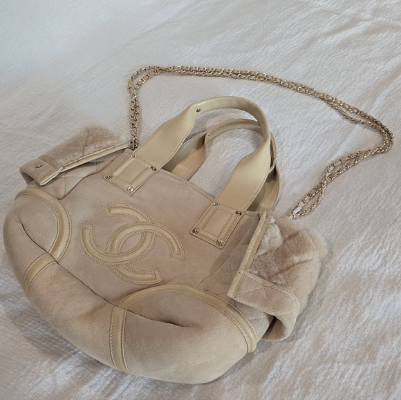 Chanel Sparkle Tote Suede Beige Leather Shearling Chain Cream Purse Shoulder Bag - Picture 14 of 16